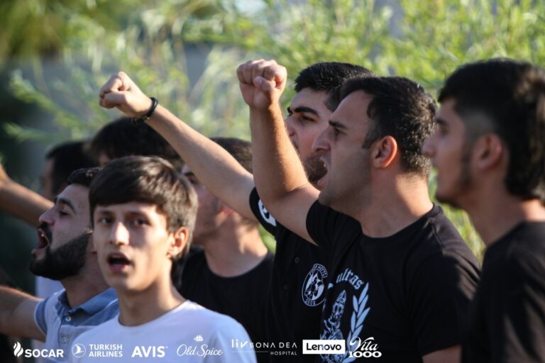 Azarkeşlər "Neftçi"nin məşqinə maraq qatdı