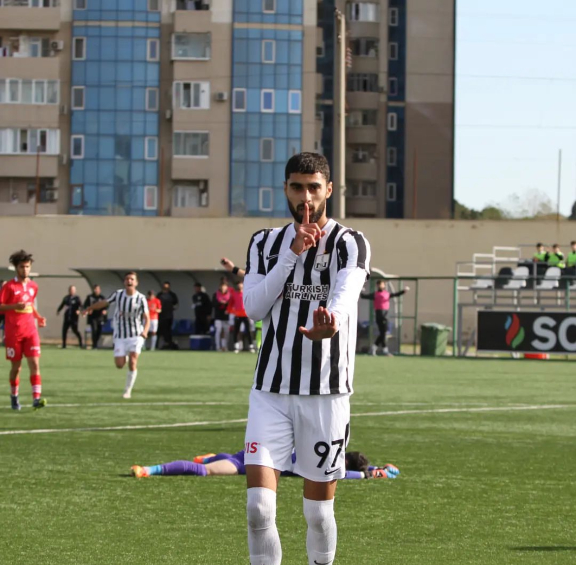 “Mən futbola uşaqlığımı qurban vermişəm”