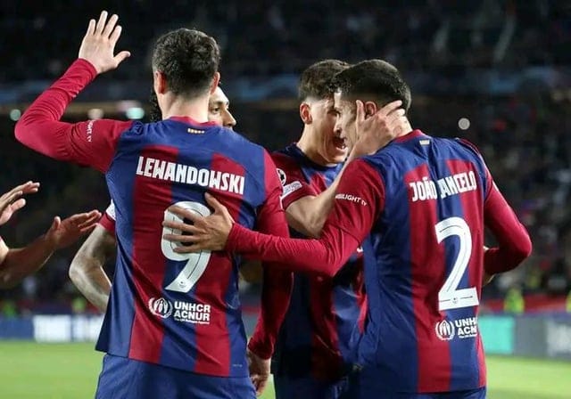  Barsa n n Ulduzlar Bil r kd n Sar V r q Al blar Football plus az